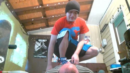 Trample Human skateboard 01