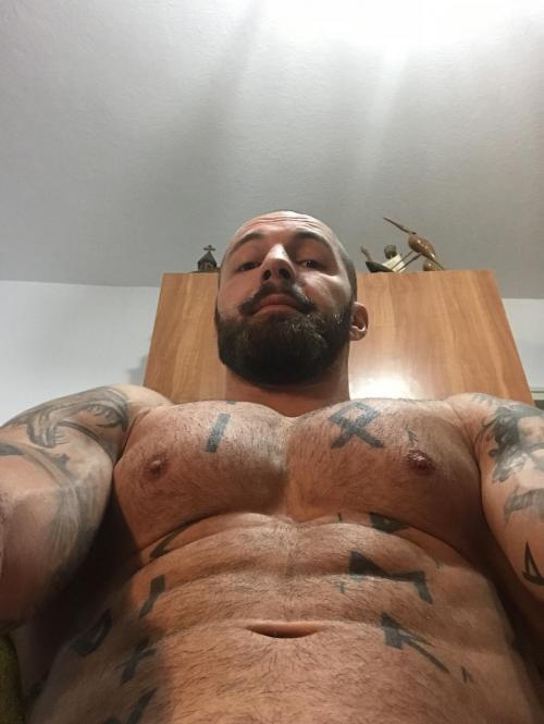083