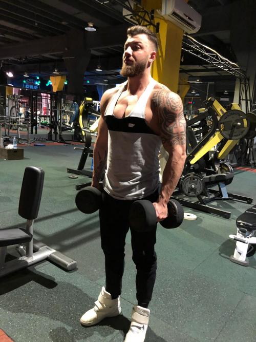 30A76B0B-205F-410A-A7B9-6A9BA1AE3789