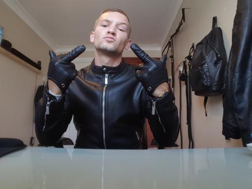 LEATHER MASTER CONTROLS YOU