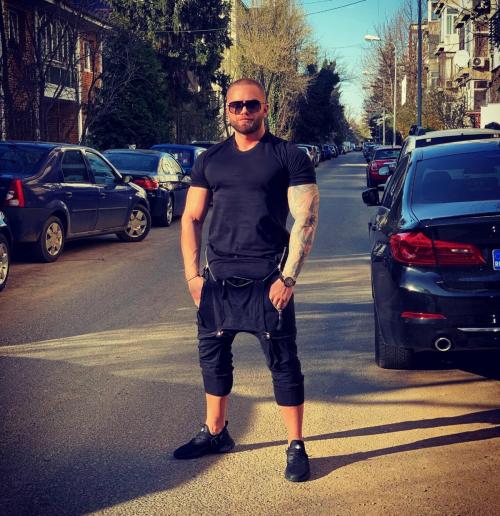 Facetune_19-03-2019-10-23-16