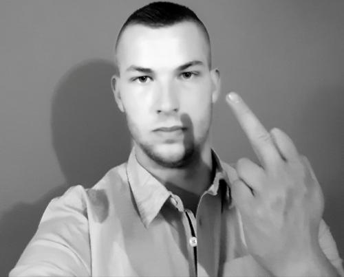 31008116_1659467434108498_1037145265_n