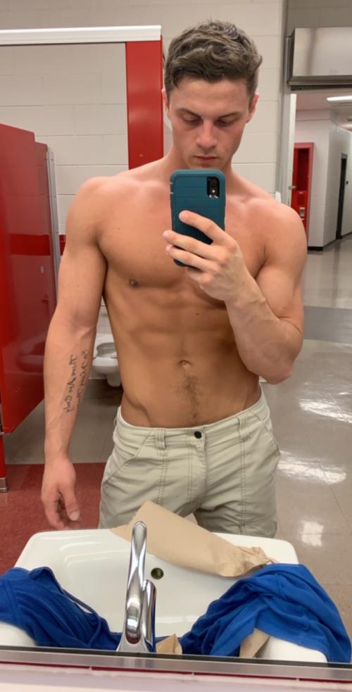 3A4EFDD8-8BEC-4496-84E0-2DF520BC22E6