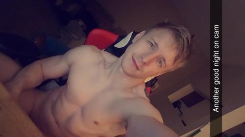 Snapchat-499456183