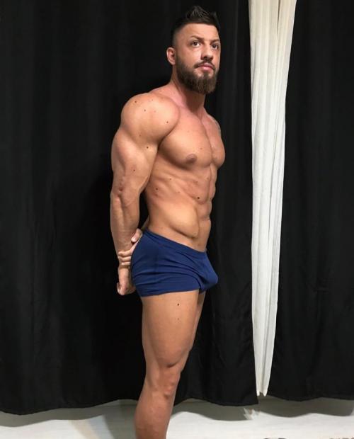 5ADBF5F4-99CF-43E7-B001-989D301FA345