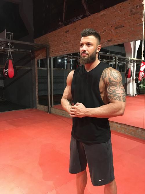 E87A6267-7290-435D-BE0D-35EB1FB20080