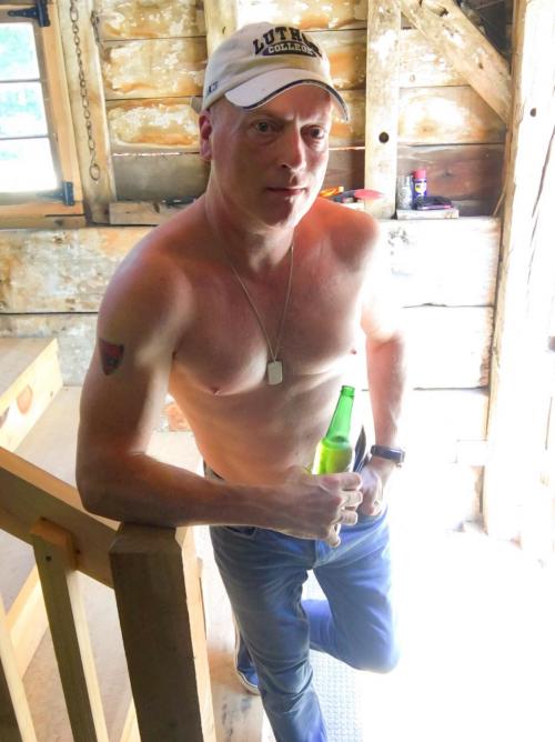 0E57108B-8188-4F61-8AA1-4518A2637905