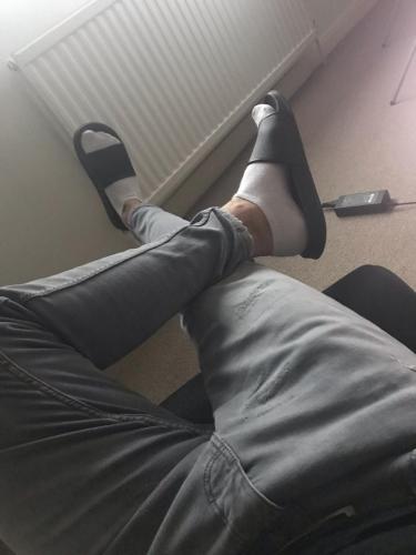 chill-feet-slippers