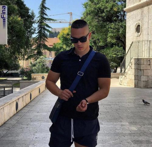 5A27358A-CAF8-4BF8-81FB-67BBEE350EBE