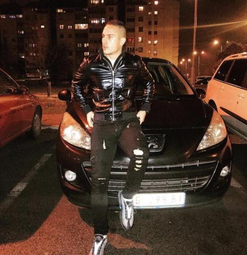 AFB7F098-91B5-4B65-8659-23701DCAF213