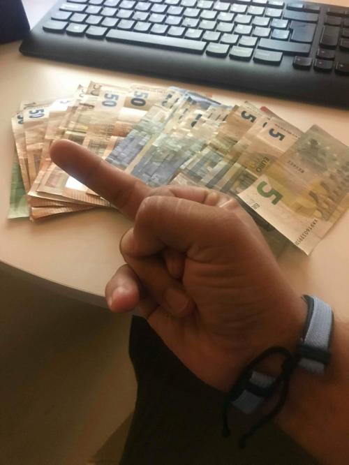 1F467DE1-5A9E-4AEE-9434-25C7049C2064