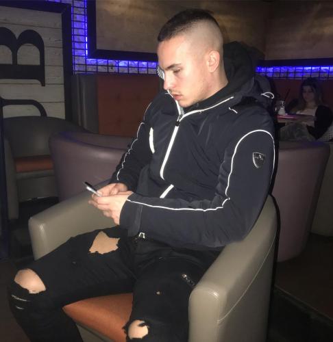 FFB16AB8-4E1F-4F35-A3A7-7117E96193ED