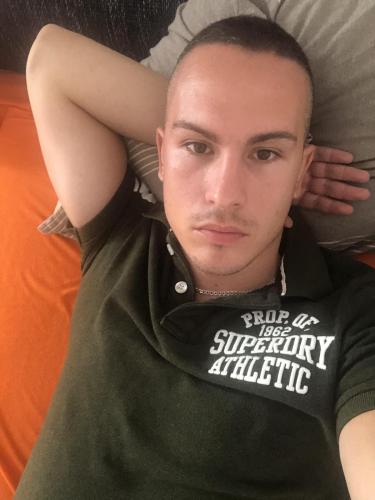 AB1A5063-A71F-4D64-8DFE-DA280B7680A4