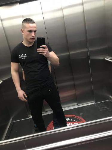 51812007-31AE-48F1-8D92-0300B6A6DD9F