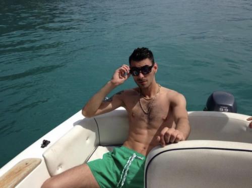 CA6BD999-4409-493E-A6DC-85D15DEBB716