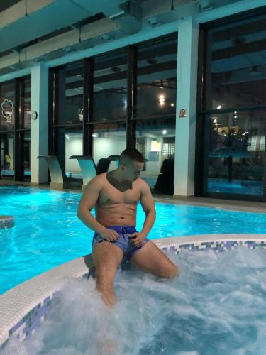 0EFD7257-C477-418B-8325-BDBF1F40CA8B