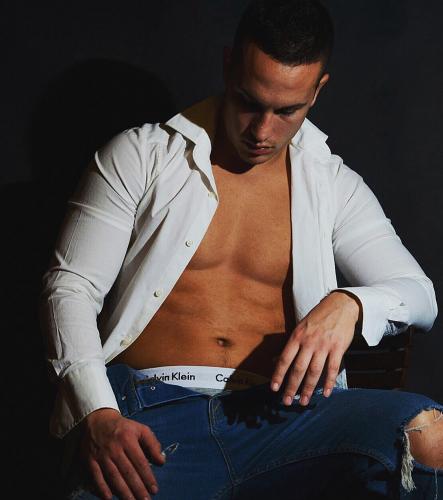 A8069E21-E0D0-46AB-B9DD-279F794AF4F4