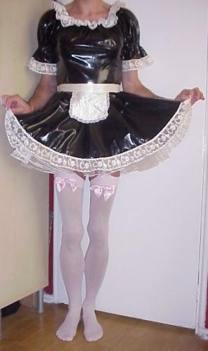 sissybloke_male_maid_0011