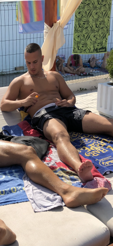 9197FF1A-3F47-4100-BD72-52D97B528E63