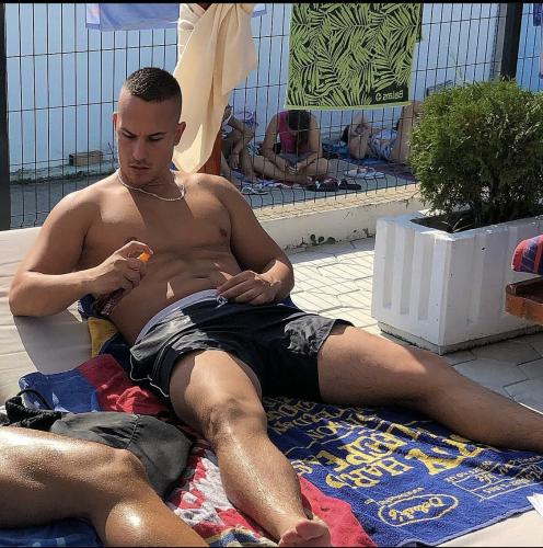 A7D0C3EE-7F18-467B-AD21-F57EC5046BFC