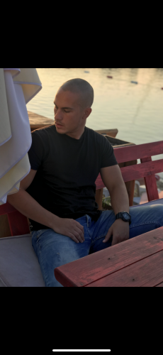 8C7AABD1-6AD2-4F7C-827D-1658A894EE3A