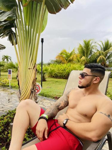 FB9A1459-CAEE-46B3-AF34-FA0D681E9F81