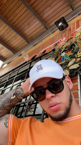 E8C05E1B-B8CC-4D8B-A8F2-DA294C2E430C