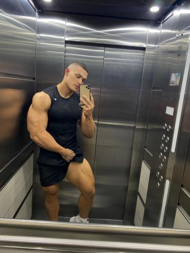 F18CEE05-FE3F-46EA-95AA-581546FCAFD7