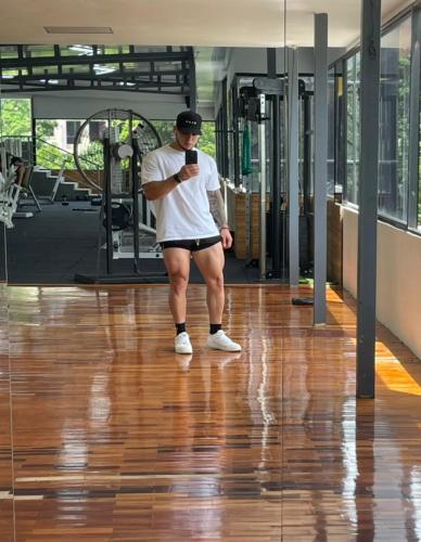 63fbbea7-3d7e-4d9d-8d43-878f113a9b16