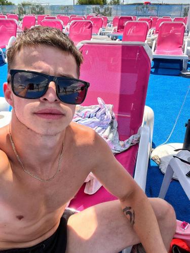 11D3420A-EBE2-427C-B87A-3BFD48445266