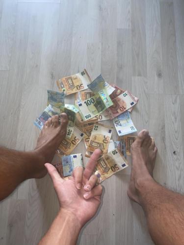 E04C10C5-AC88-480E-90AE-C870A8D38C5C