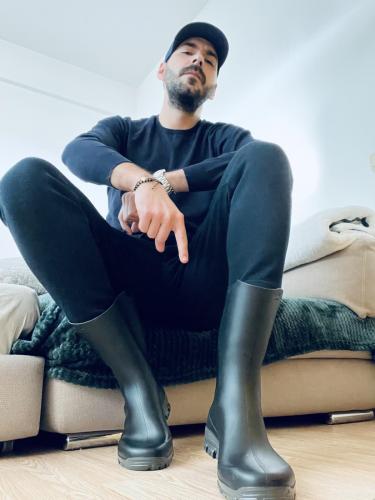 DE44CDFA-D6D1-4A6F-9B27-C0BF5060E676