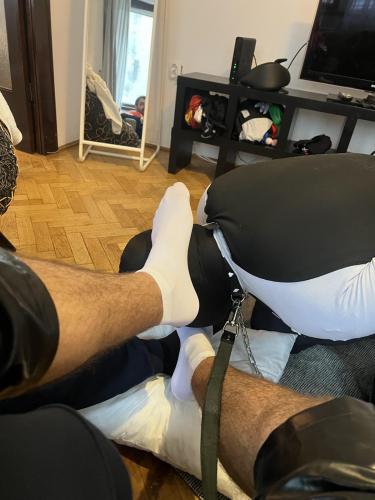 DBD57A8C-CA81-41D1-8650-0C9B1B6E49DA