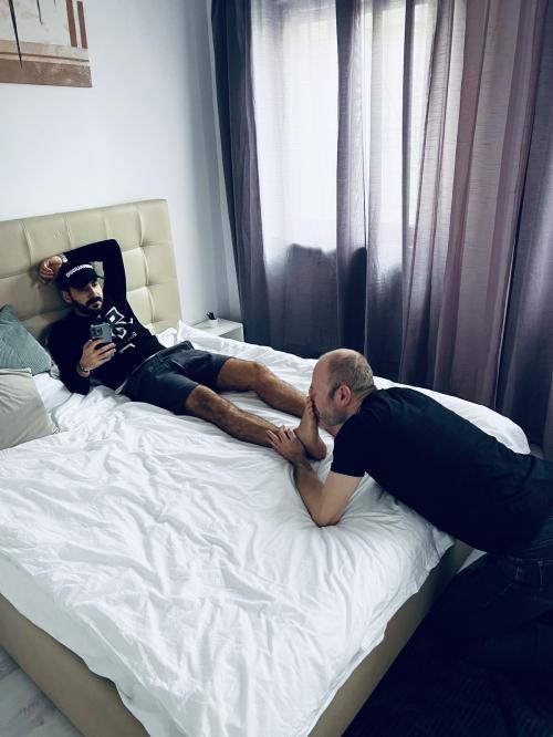 D16F1E67-6420-4B1C-B76C-3731E8CF7357