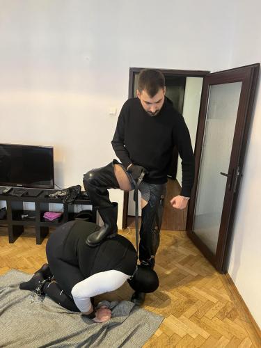 16ABB648-B5D0-4AC9-A50D-D16F5C666060