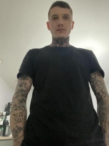 BD4E4D6B-808E-4A45-9F76-CEE7E7D1BEA9