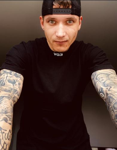 E22EDF5E-5597-44E9-87FC-964C4CB803B2