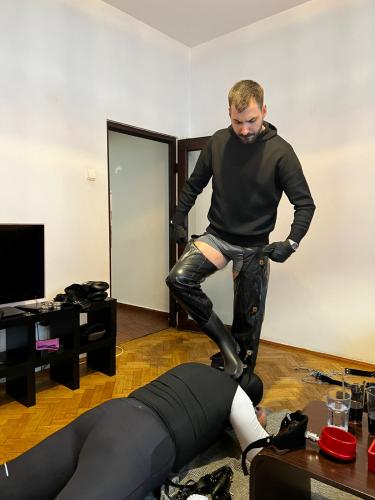 1b90144b-4d4d-48af-9d57-e839092c96ff