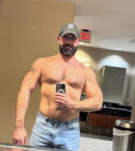 40E5FB61-55EC-4C11-B6E7-9EF922DEF17F