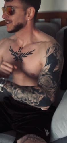 e8ef507a-cfe6-4d81-8da2-904138095155