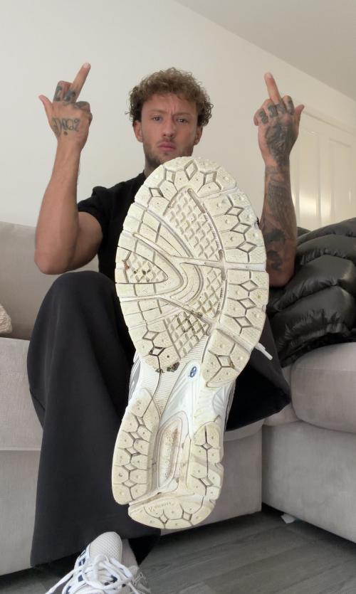 BE002F33-AA9C-4F06-980A-4E3E2FEC14A3