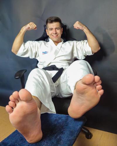 1000091498
