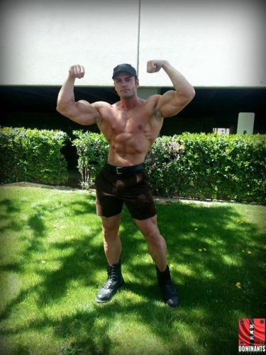 546152_262008650603088_2080088673_n