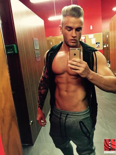 11950780_941551215928620_1495425515_n