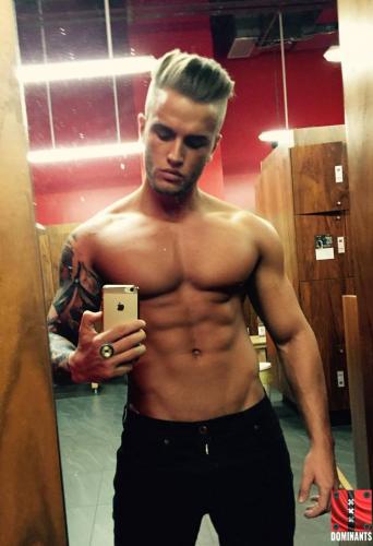 12784195_945095752240833_1680568602_n