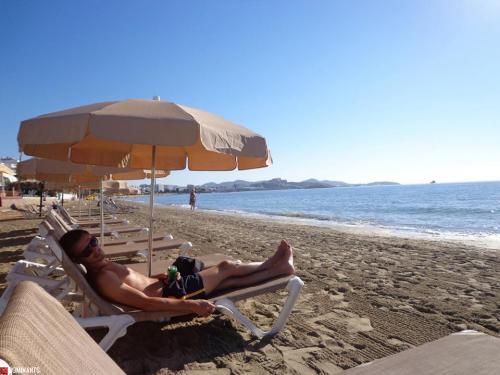 969803_534840596564771_1247023934_n