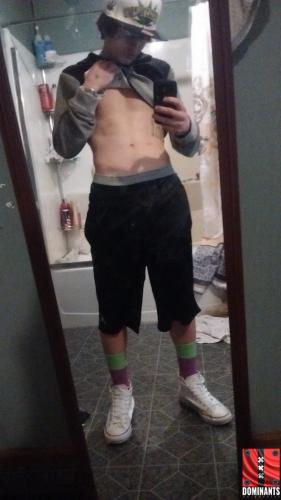 1453837923550-779842352