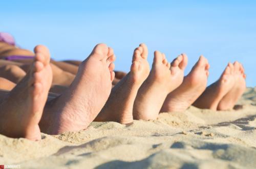 feet-beach-sand-bunion-638x423