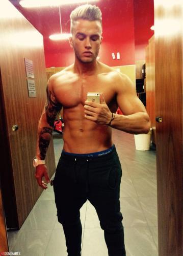 12048601_874566775960398_1348514652_n