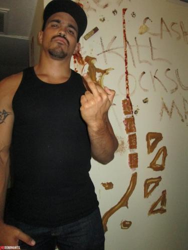 MasterRob trashing a fag's home4